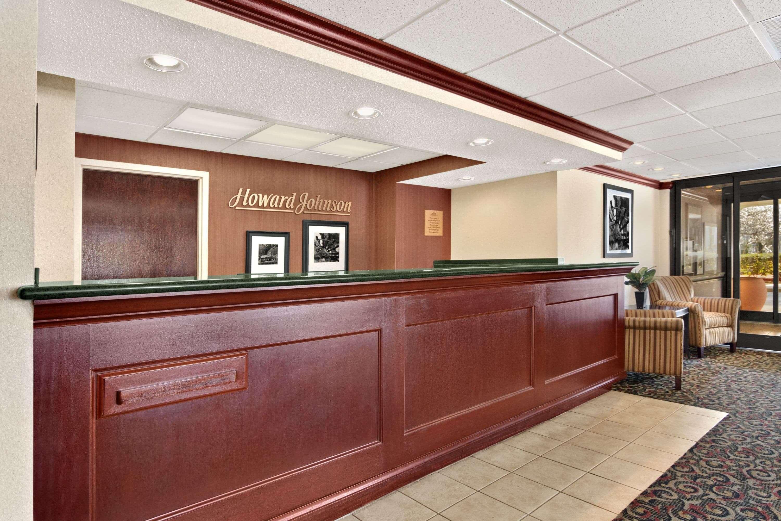 Howard Johnson By Wyndham Greensboro Near The Coliseum Kültér fotó