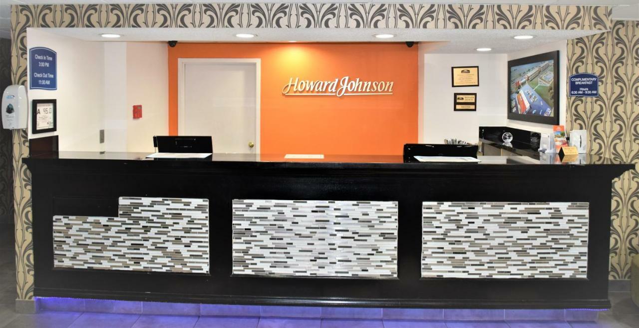 Howard Johnson By Wyndham Greensboro Near The Coliseum Kültér fotó