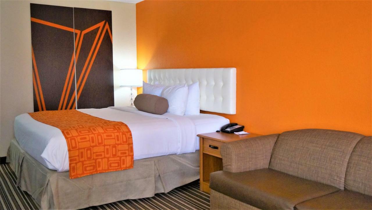 Howard Johnson By Wyndham Greensboro Near The Coliseum Kültér fotó