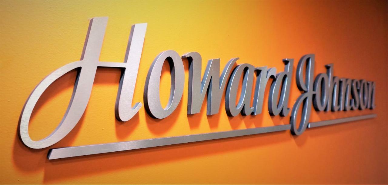 Howard Johnson By Wyndham Greensboro Near The Coliseum Kültér fotó