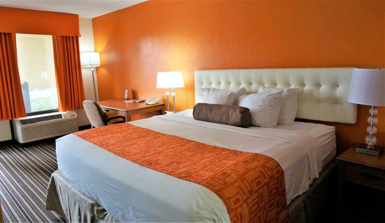 Howard Johnson By Wyndham Greensboro Near The Coliseum Kültér fotó